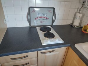 Fridge, microwave, stovetop, coffee/tea maker - Gruissan Grazel - Cozy T2 4/5 Pers, Secure parking, Near beach (Gruissan)