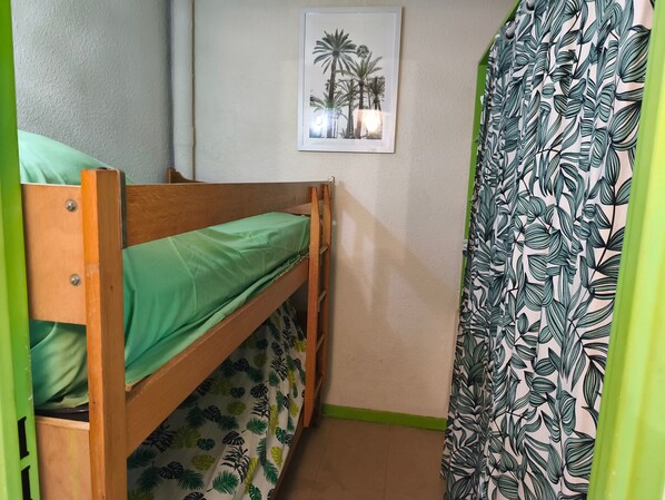 2 bedrooms