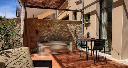EROS - Air-conditioned suite - Balneo & Overhead projector.