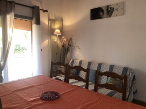 Interior - Saint Cyprien - Villa T3, Piscine, Proche Plage et Port, Animaux Acceptés (Saint-Cyprien)