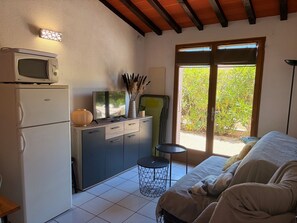 TV - Air-conditioned villa for 6 with garden, pool, near the beach in Saint-Cyprien (Saint-Cyprien)