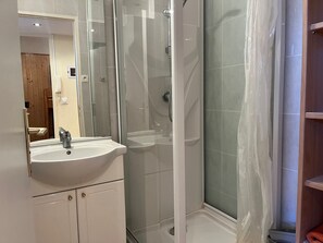 Unclassified image, 4 of 5, button