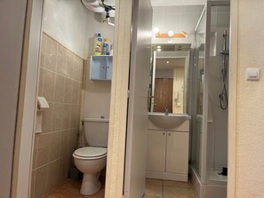 Unclassified image, 3 of 5, button