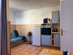 Unclassified image, 5 of 5, button