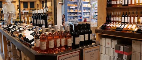 Bar (in der Unterkunft)