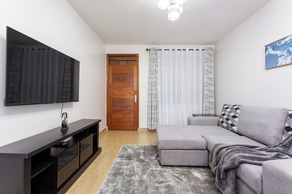 Smart TV - 1bedroom near Aga Khan hospital & Gigiri (Nairobi)