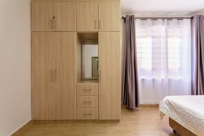 1 Schlafzimmer, Schreibtisch, Bügeleisen/Bügelbrett, WLAN