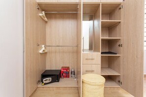 Interior - 1bedroom near Aga Khan hospital & Gigiri (Nairobi)