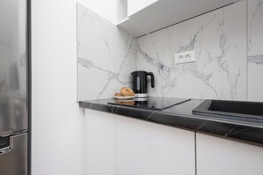 Appartement, 1 chambre, cuisine | Cuisine privée | Micro-ondes, lave-vaisselle, bouilloire électrique