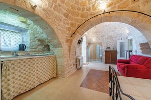 วิลล่าสำหรับครอบครัว, หลายห้องนอน, ติดภูเขา (Trullo del Bosco In Martina Franca) | ภายใน
