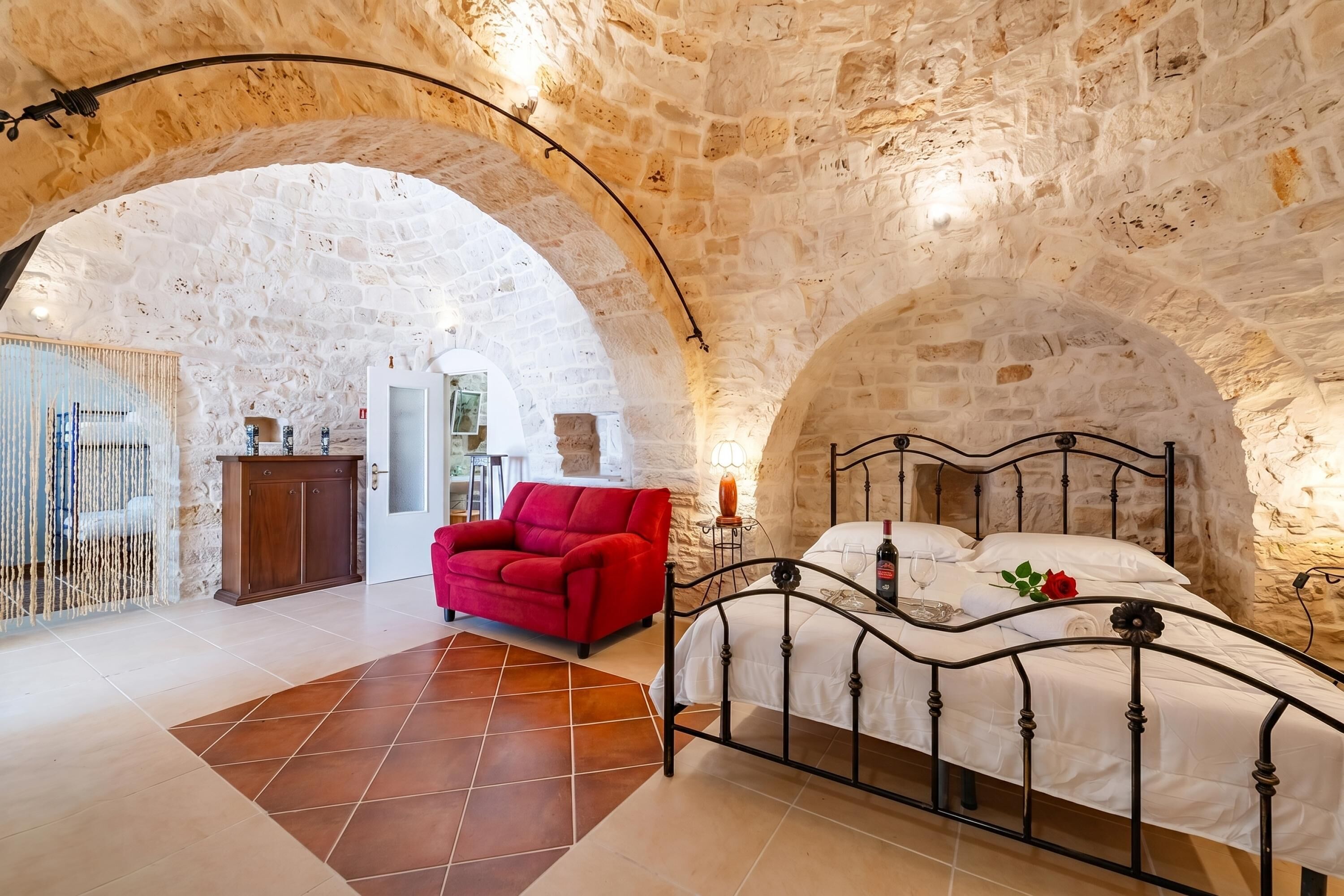 Villa familiare, camere multiple, lato montagna (Trullo del Bosco In Martina Franca) | 1 camera, Wi-Fi gratuito, lenzuola