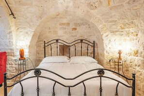 Family Villa, Multiple Bedrooms, Mountainside (Trullo del Bosco In Martina Franca) | 1 bedroom, free WiFi, bed sheets - Trullo del Bosco In Martina Franca (Martina Franca)