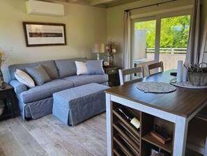 TV, ping pong - Ocean Dwelling w/PKG+Balcony+WiFi+HeatedPool (Amagansett)