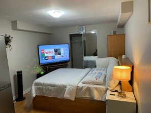 4 室のベッドルーム、WiFi、ベッドシーツ