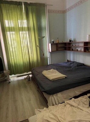 1 chambre, fer et planche à repasser, Wi-Fi, draps fournis