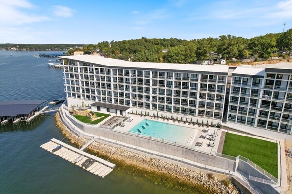 Exterior - Topsider Condo w/ Stunning Lake Views, Shuffleboard & King Beds (Osage Beach)