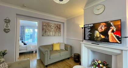 Semi Detached House in Aldershot