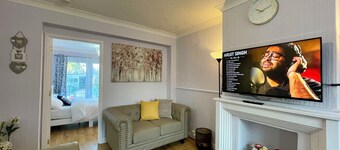 Semi Detached House in Aldershot