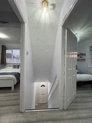 4 bedrooms, iron/ironing board, WiFi, bed sheets