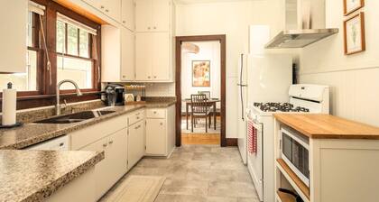The Cowdry Cottage | Pet-Friendly | Canoe | Bikes