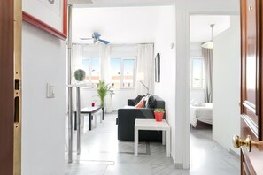 1 habitación, tabla de planchar con plancha, wifi y ropa de cama 
