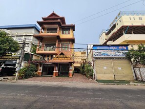 Fachada de la propiedad