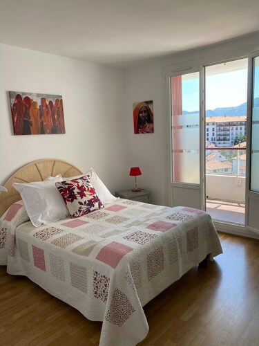 Pleasant apartment with two terraces Very bright In Hendaye