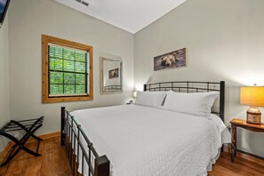 2 bedrooms, desk, free WiFi, bed sheets - New! Peaceful 2BR w/MTN Views*Hot Tub*Arcade Games (Sevierville)