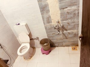 Deluxe Room | Bathroom | Shower, soap - Abu Bunglow Homestay By GRB (Abu Road)