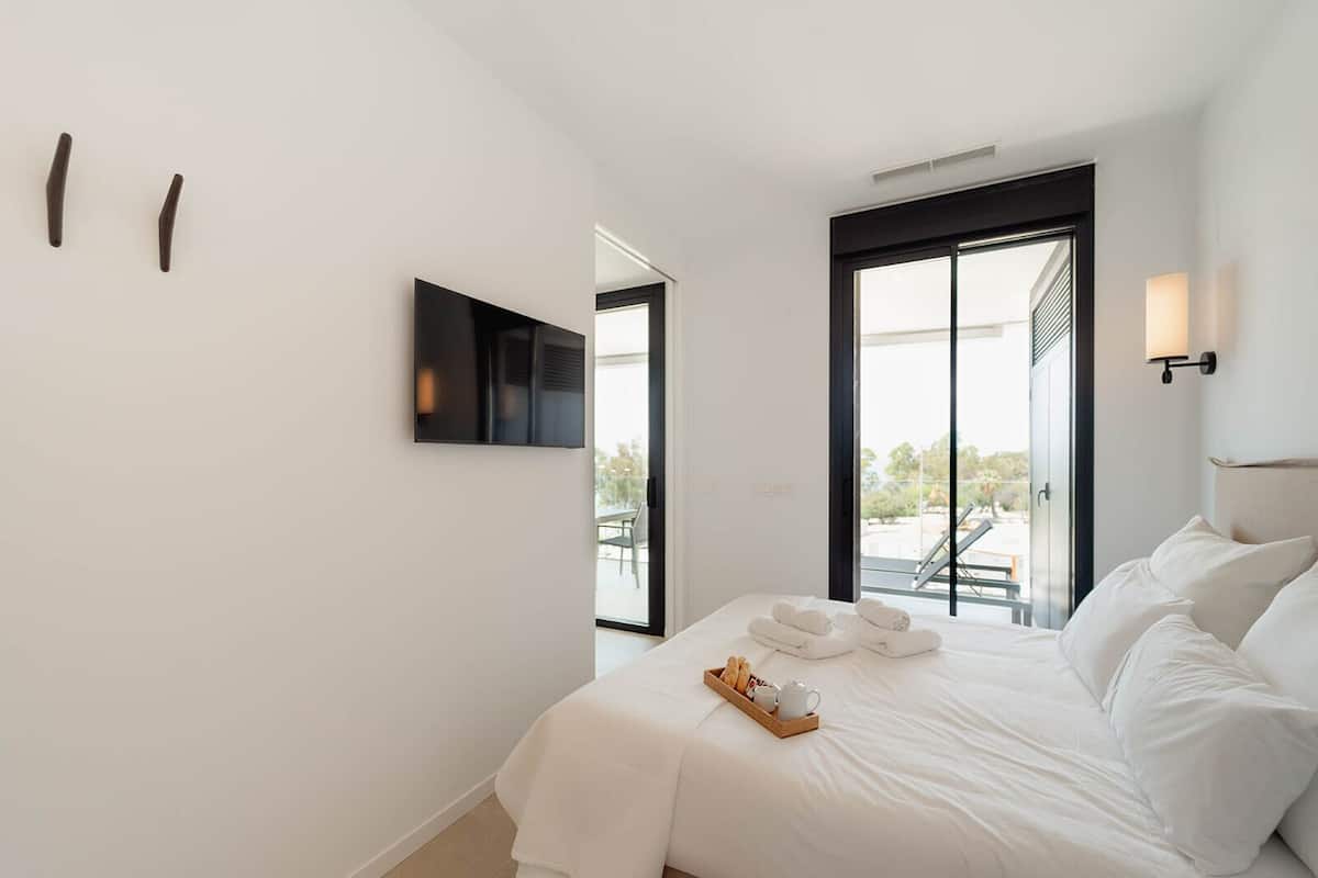 1 habitación, decoración personalizada y muebles diferentes