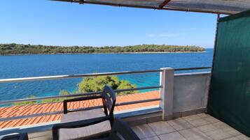 Leilighet (Apartments Karbuni By The Sea - One B) | Terrasse/patio