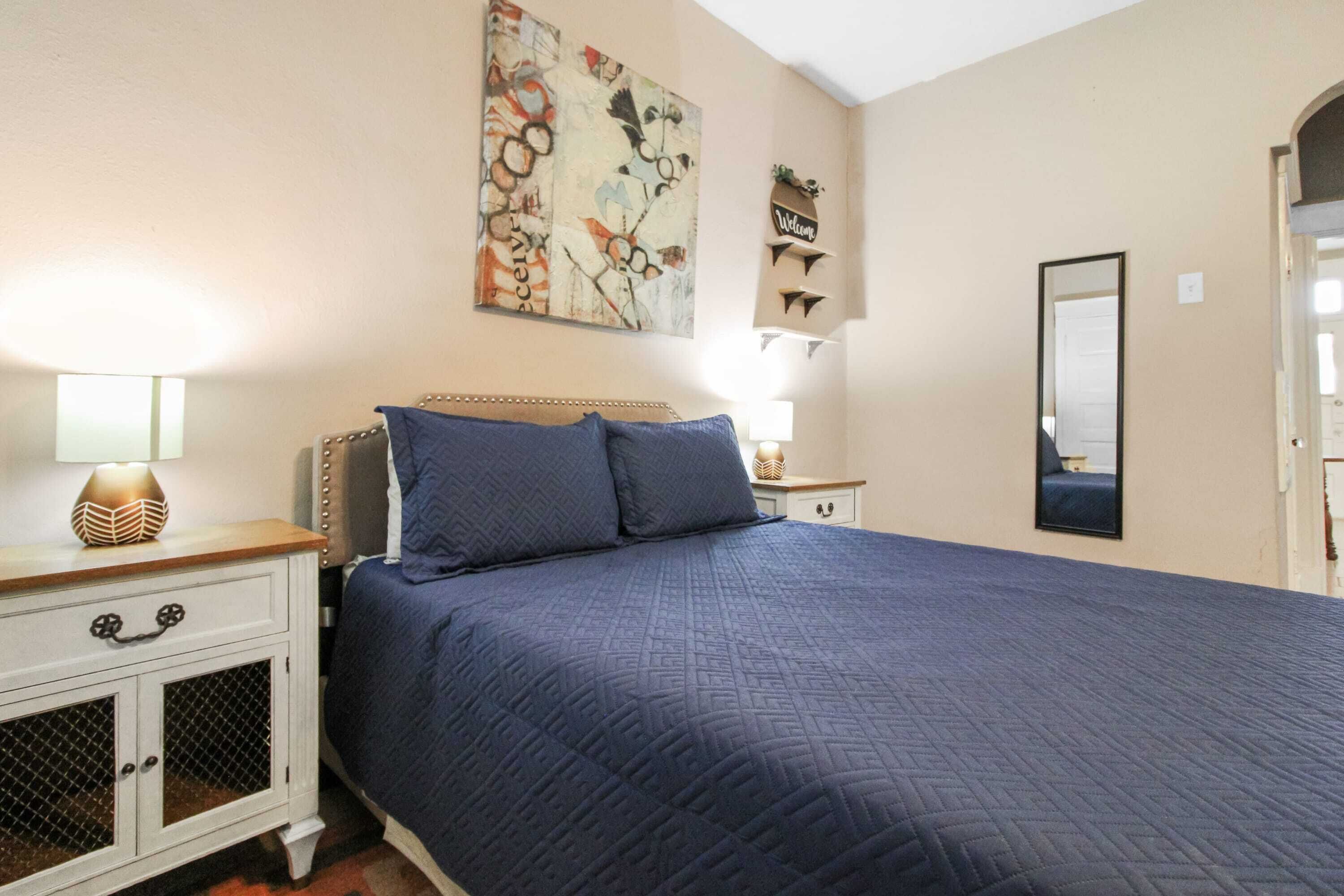 1 bedroom, desk, WiFi, bed sheets