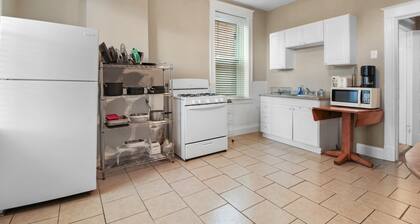 Work-Ready 1BR | Fast Wi-Fi & Laundry – Steps to Tower Grove Park (65)