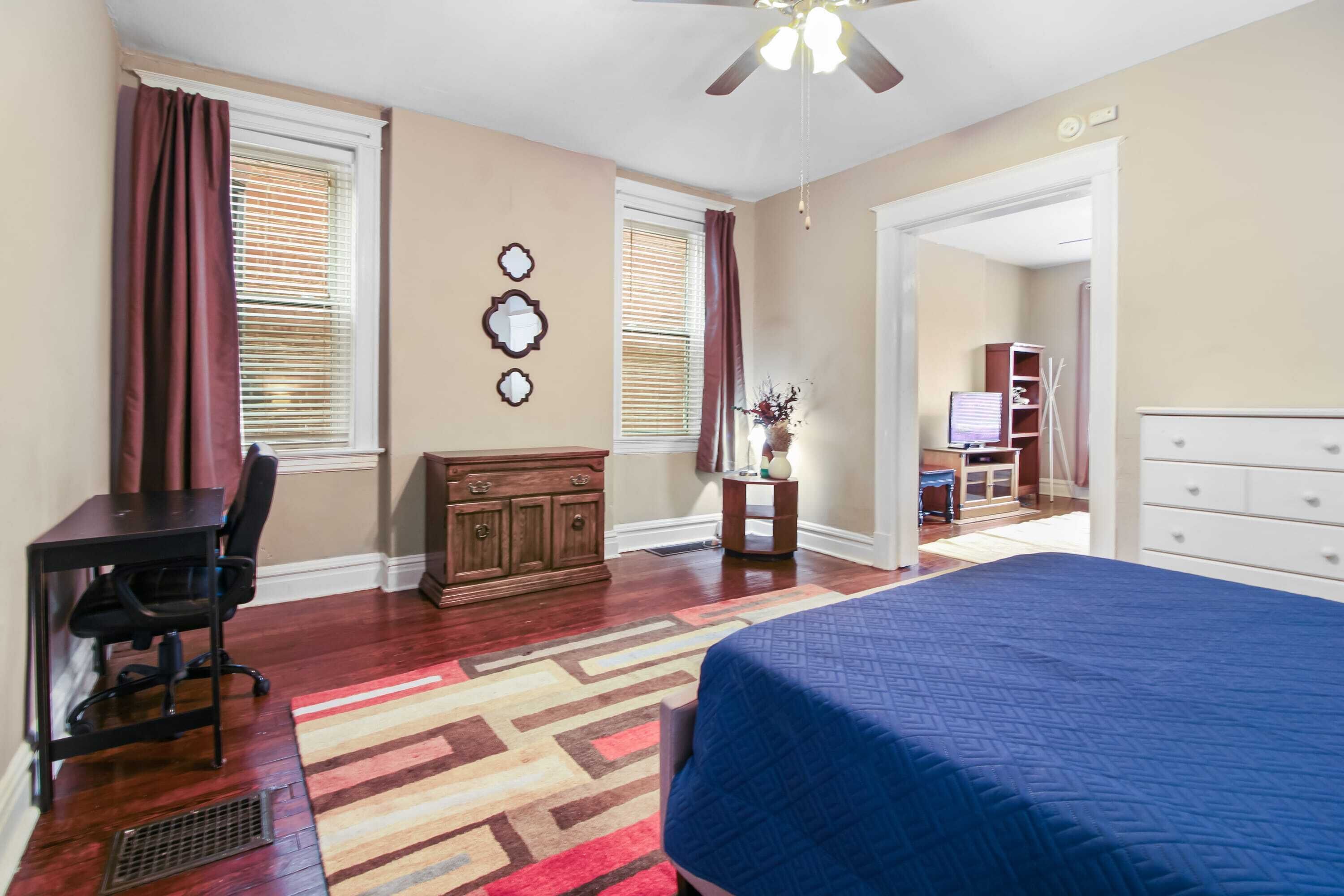 1 bedroom, desk, WiFi, bed sheets