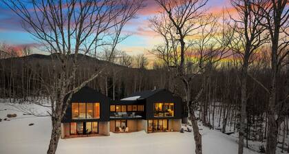 Stowe Hollow \ Mountain Views, Fire Pit & BBQ