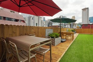 Superior Double or Twin Room | Terrace/patio - Eight Rest Hostel Myeong-dong (Seoul)