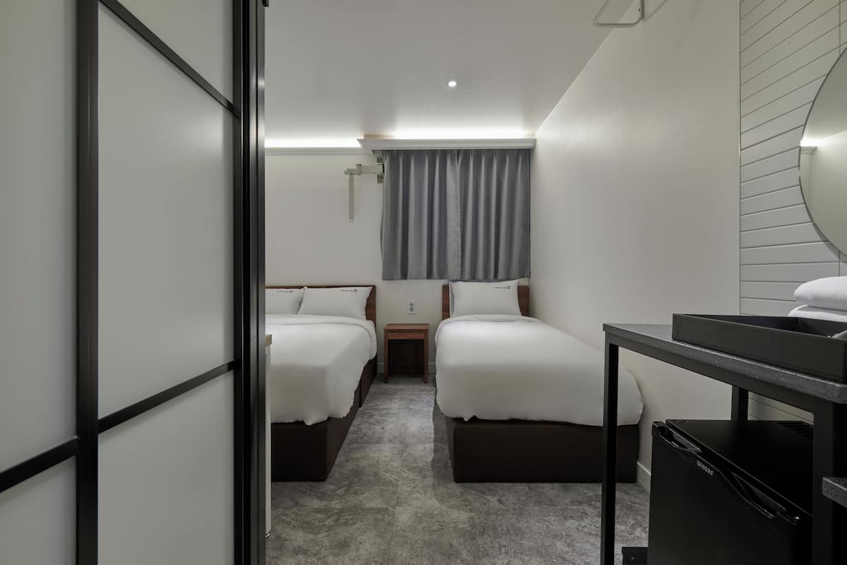 Standaard kamer, 1 twee- of 2 eenpersoonsbedden | Luxe beddengoed, bedden met traagschuimmatrassen, een bureau