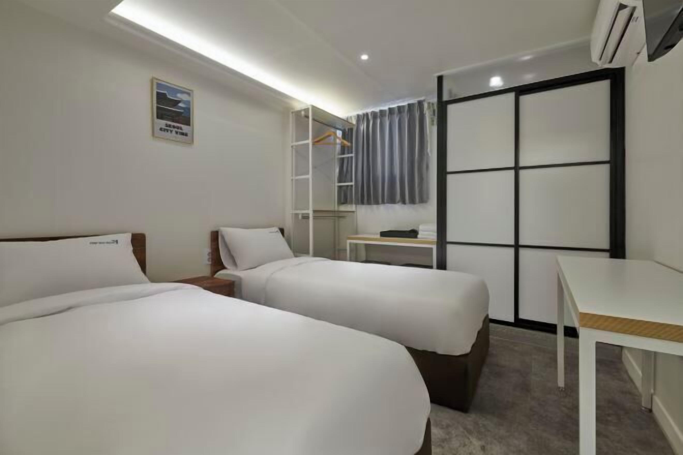 Sengetøy av topp kvalitet, memory foam-senger og skrivebord