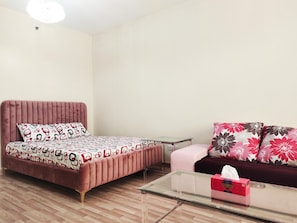 3 bedrooms, iron/ironing board, WiFi, bed sheets