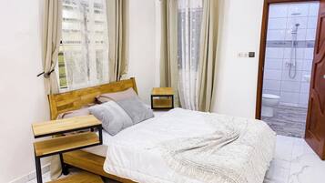 1 bedroom, iron/ironing board, WiFi (free)
