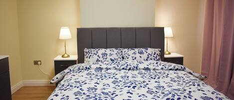 1 soverom, strykejern/-brett, wi-fi og sengetøy