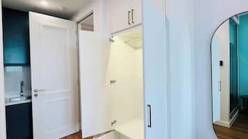 1 bedroom, Egyptian cotton sheets, premium bedding, pillow-top beds