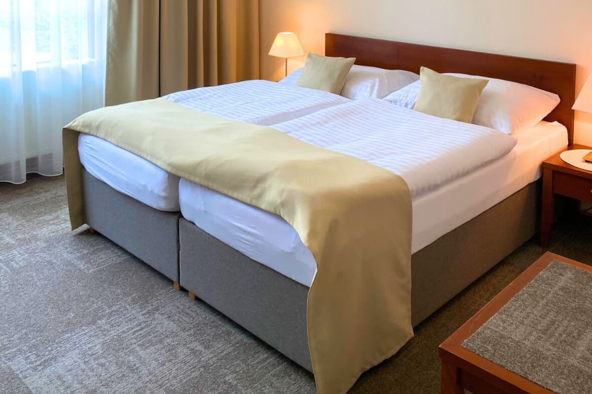 Individually furnished, desk, laptop workspace, free WiFi