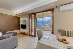 TV - MGH Babyfriendly - Garden Residence Malcesine 7 (Malcesine)