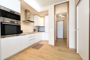 Fridge, microwave, oven, dishwasher - MGH Babyfriendly - Garden Residence Malcesine 7 (Malcesine)