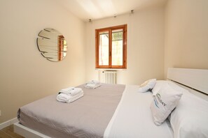 2 bedrooms, iron/ironing board, travel crib, free WiFi