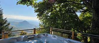 Lizieux: Chalet**** with magnificent view of the velay mountains