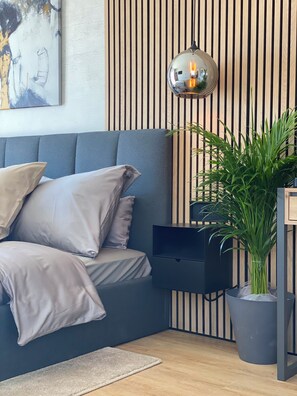 1 chambre, coffre-fort, fer et planche à repasser