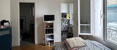 1 habitación y ropa de cama