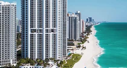 Live Your Dream At Beachfront Paradise